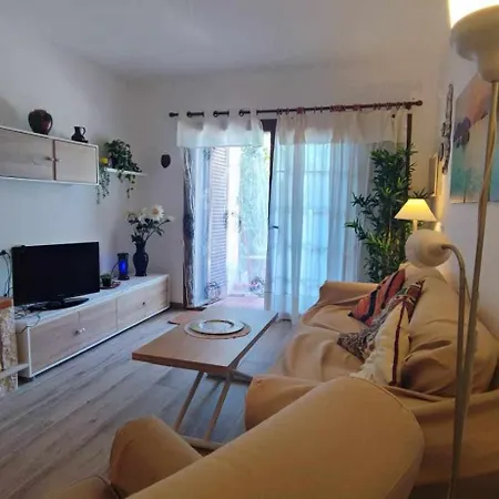 Casa Blanca42 Piscina Wifi 6pax Homestay Tossa de Mar