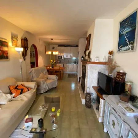 Casa Blanca42 Piscina Wifi 6pax Homestay Tossa de Mar