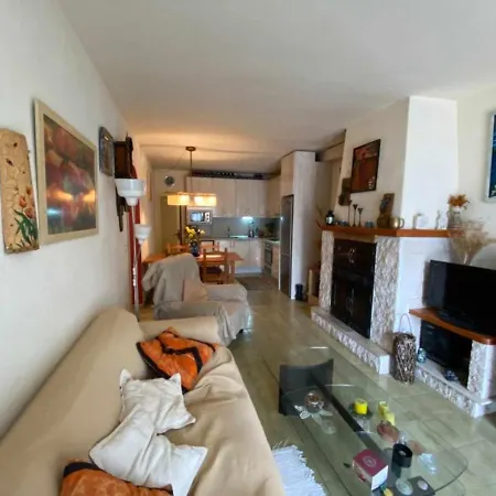 Casa Blanca42 Piscina Wifi 6pax Homestay Tossa de Mar